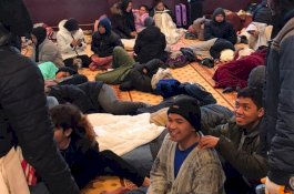 Derita Korban Gempa Turki di Tengah Hujan Salju