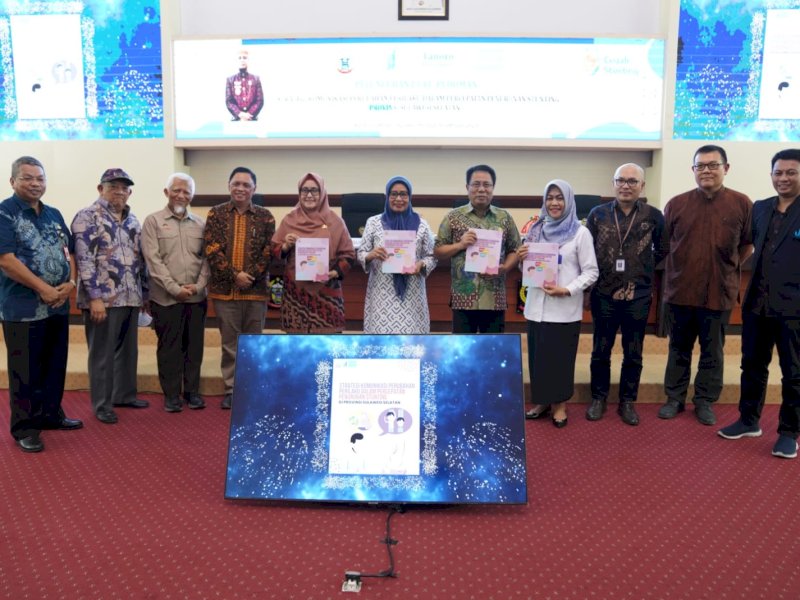 Peluncuran Buku Pedoman Strategi Komunikasi Perubahan Perilaku (KPP) Dalam Percepatan Penurunan Stunting Provinsi Sulawesi Selatan 2023, di Ruang Rapat Pimpinan, Kantor Gubernur, Kamis (9/2/2023). @Jejakfakta/Ist.