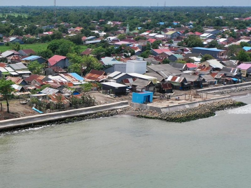 Tanggul abrasi yang berada di Desa Pa&rsquo;lalakkang, Kecamatan Galesong, Kabupaten Takalar menerima bantuan dari keuangan Pemprov Sulsel TA 2022 Rp15 miliar. (dok. Pemprov Sulsel)