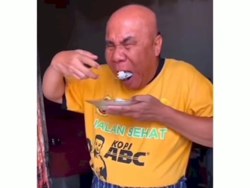 Samtanus, pria paruh baya asal Denpasar yang viral karena hanya makan nasi dan garam. (doc. TikTok/@epaan38)