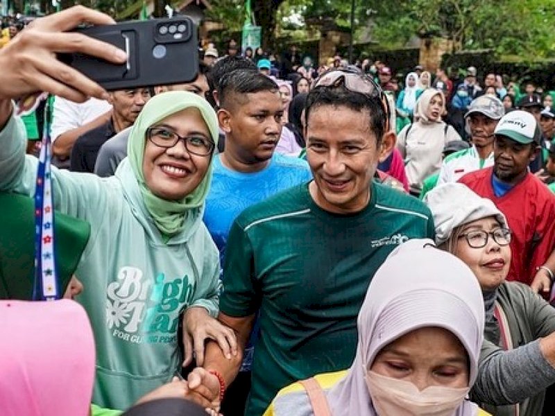 Menteri Pariwisata dan Ekonomi Kreatif (Menparekraf) RI, Sandiaga Uno saat mengikuti gerak jalan sehat di Hutan Pinus Malino, Kecamatan Tinggimoncong, Kabupaten Gowa, Sulsel, Minggu (12/2/2023) pagi. (doc. Sandiaga Uno)