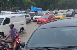 Banjir dan Macet Lumpuhkan Urip Makassar, Warga: Hampir 2 Jam