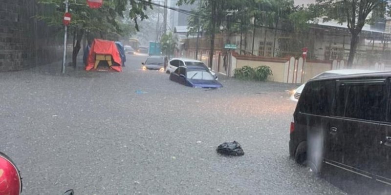 Kini Jantung Kota Makassar Pun Banjir 