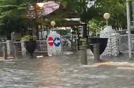 Banjir Sampai Kantor Wali Kota Makassar