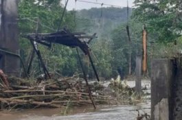 Jembatan Ceppae Ambruk Akibat Dihantam Air, Dinas PUTR Soppeng: Pengerjaan Bulan Mei