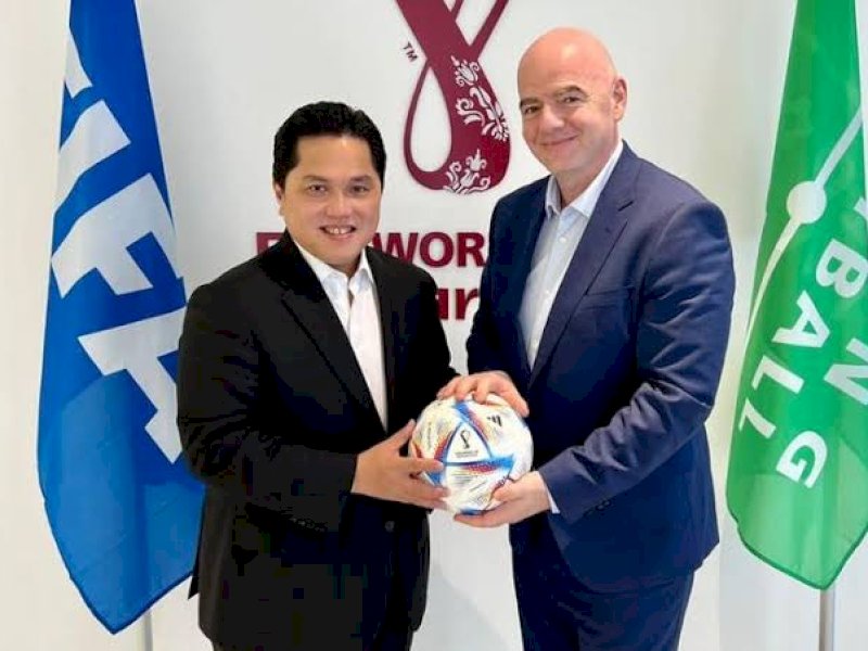 Ketum PSSI baru, Erick Thohir (kiri) bersama Presiden FIFA Gianni Infantino. @Jejakfakta/ist