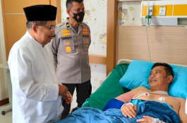 JK Jenguk Kapolda Jambi di Rumah Sakit, Kondisi Membaik Pasca Operasi Tulang Belakang dan Tangan