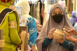 Naoemi Octarina Optimistis Hasil Kerajinan Sulsel Bisa Menembus Pasar Global