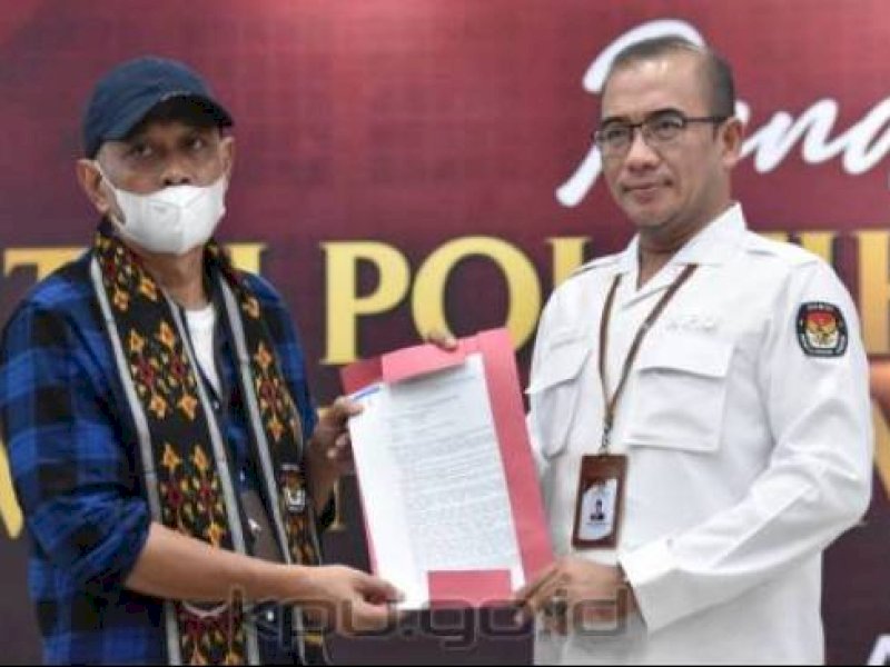 Ketua Partai Prima Agus Jabo saat mendaftar ke Komisi Pemilihan Umum (KPU), 1 Agustus 2022 silam. Jejakfakta/sumber: kpu.id