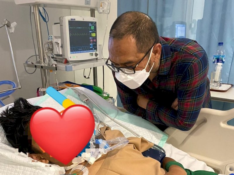 Jonathan Latumahina (ayah David Ozora) saat mengunjungi anaknya yang masih mendapatkan perawatan di ruang ICU. (Foto: Twitter Jonathan)