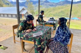 Satgas Raider Gelar Pengobatan Gratis di Mbua Papua Pegunungan