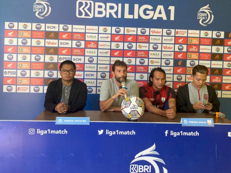 Persis Solo memberikan keterangan pers di Stadion BJ Habibie Parepare, Sabtu, (4/3/2023). @Jejakfakta/dok. Panpel