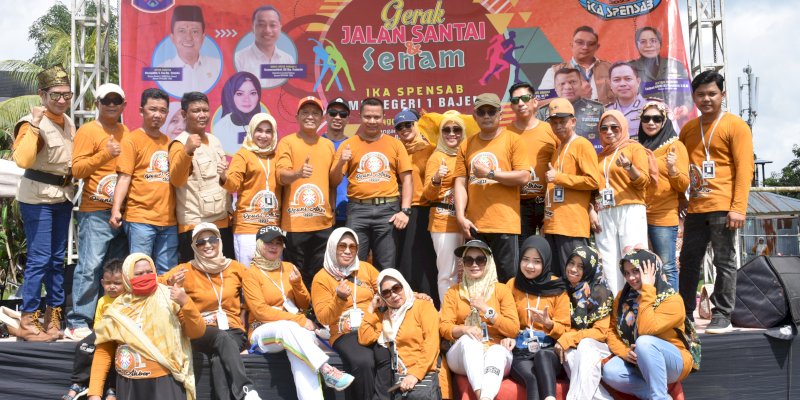Ratusan Alumni SMP Bajeng Ikut Jalan Santai