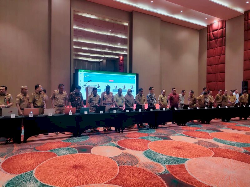 Diskominfo Kota Makassar ikut menandatangani perpanjangan perjanjian kerja sama (PKS) dengan Badan Siber dan Sandi Negara (BSSN) dan Pemprov Sulsel, di Hotel Gammara, Selasa (7/03/20223). @Jejakfakta/Ist.