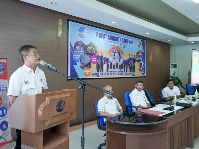 Dirut PDAM Kota Makassar Beni Iskandar saat sambutan RAT Koperasi Karyawan Perumda Air Minum Kota Makassar Tirta Sejahtera untuk tahun buku 2022 tanggal 8 Maret 2023 di, Aula Tirta Dharma PDAM Kota Makassar, Rabu (8/3/2023).