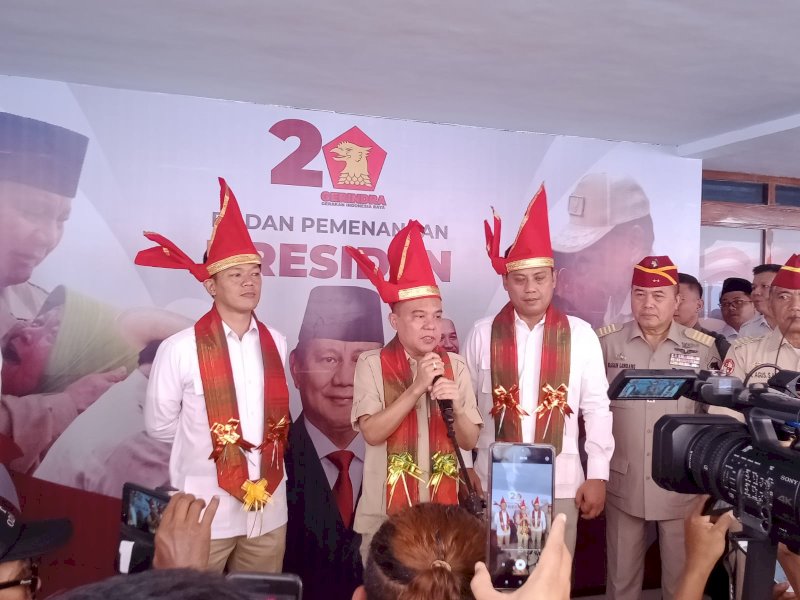 Ketua DPP Harian Partai Gerindra Pusat, Sufmi Dasco Ahmad memberikan keterangan pers usai peresmian BP Capres Gerindra di Sulsel, Minggu (12/3/2023). @Jejakfakta/Samsir
