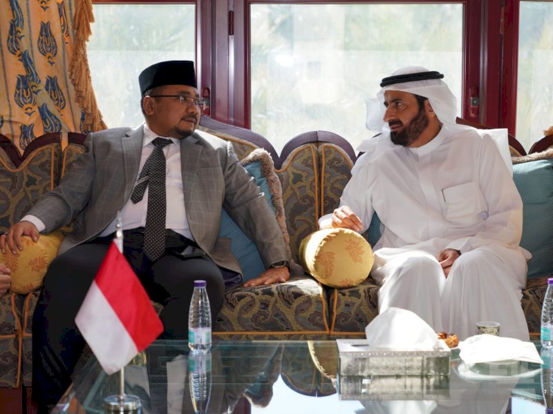 Menag Yaqut Cholil Qoumas bertemu Menteri Haji dan Umrah Arab Saudi Tawfiq F Al Rabiah di Jeddah, Minggu (12/3/2023). @Jejakfakta/dok. Kemenag RI.