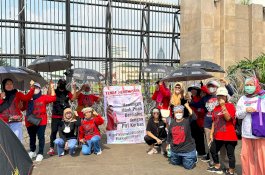 Aksi Tenda Perempuan PRT: Izin Majikan Untuk Menunggu Mbak Puan di Gerbang DPR