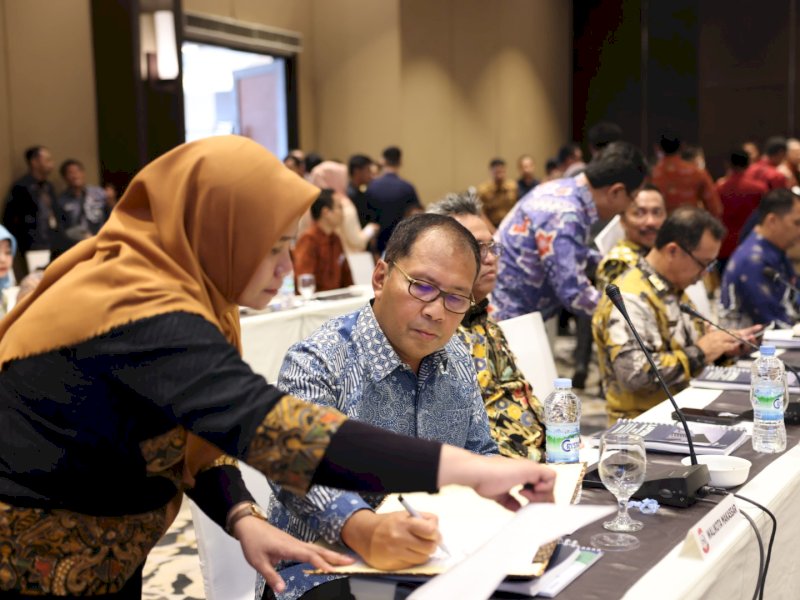 Danny Pomanto menghadiri Rapat Umum Pemegang Saham (RUPS) Tahunan Tahun Buku 2022 dan RUPS Luar Biasa 2023 PT Bank Sulselbar di Makassar, Senin, (13/03/2023). @Jejakfakta/dok. Humas Pemkot Makassar