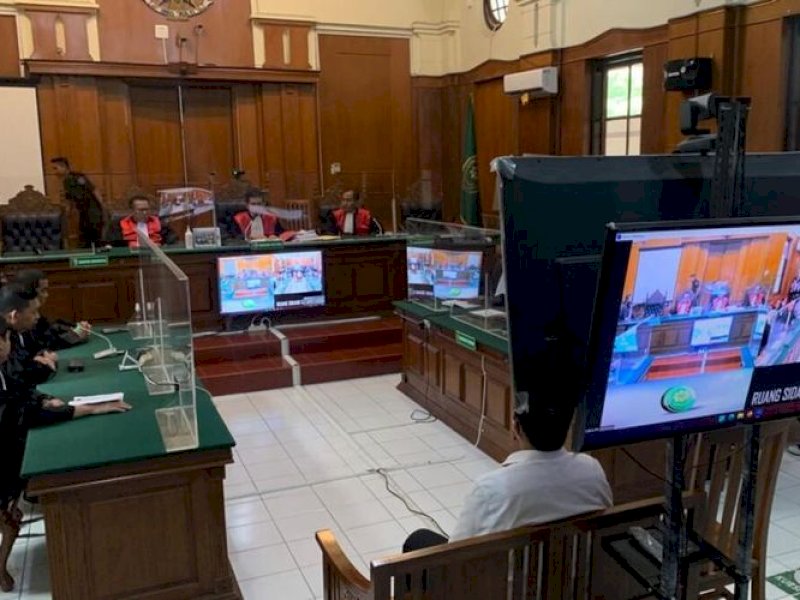 Sidang vonis 3 polisi dalam kasus kerusuhan Kanjuruhan di PN Surabaya, Kamis (16/3/2023). Foto: dok. Kompas.com/ACHMAD FAIZAL

