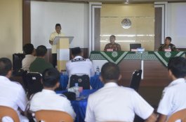 Keakraban IAS dan Rohadi, Ngopi Bareng Usai Salat Subuh di Pangkajene Sidrap