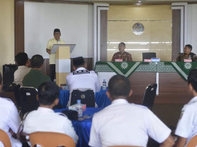 Ilham Arief Sirajuddin (IAS) berbicara dihadapan Apdesi di Universitas Muhammadiyah Sidrap (UMS) di Pancarijang. IAS terkejut dengan optimalnya institusi ini memberi dukungan pada digitalisasi desa. @Jejakfakta/Reza Arifuddin