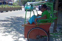 Cerita Jeritan Daeng Siruju, Pengayuh Becak yang Kian Tergerus Zaman