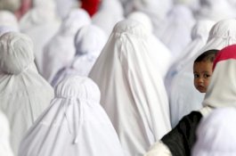 Panduan Salat Sambil Gendong Anak