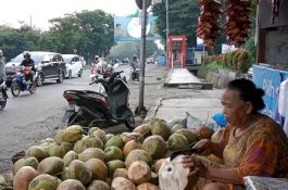 Berkah Ramadan! Penjual Kelapa Muda Berkelimpahan Rezeki