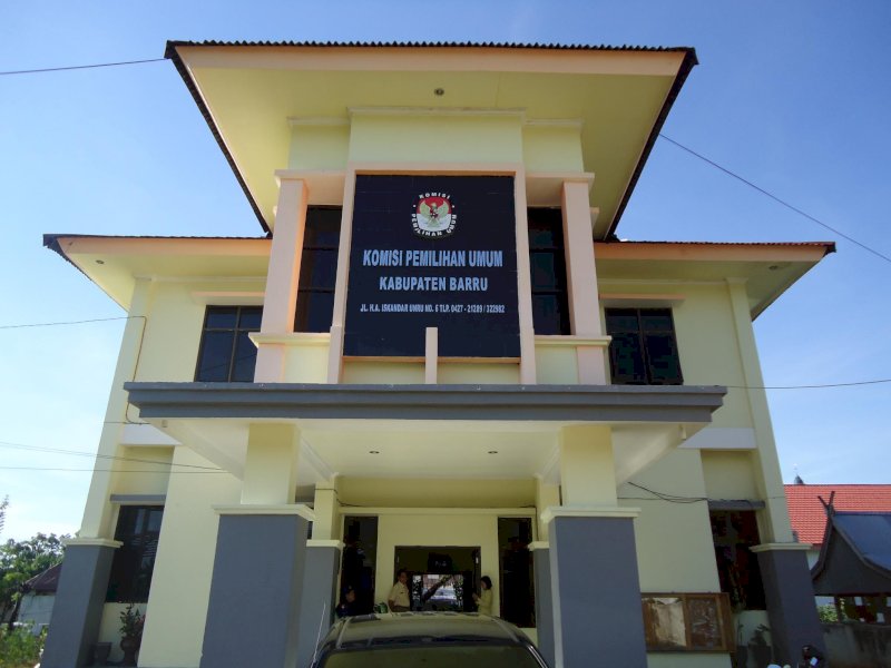 Komisi Pemilihan Umum (KPU) Kabupaten Barru, Sulawesi Selatan. 