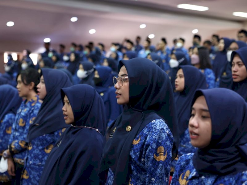 Wali Kota Makassar Moh Ramdhan 'Danny' Pomanto secara resmi melantik 220 ASN baru lingkup Pemkot Makassar di Balaikota, Senin (27/03/2023). @Jejakfakta/dok Humas Pemkot Makassar