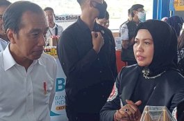 Jokowi Kunjungan Stan Pameran Bulukumba, Ketua Dekranasda Kenalkan Pinisi dan Wisata Tanjung Bira