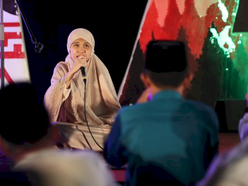 Hafizah cilik difabel, Masyita Putri Nashira melantunkan ayat suci Al-Quran dengan suara yang merdu, lantang, dan fasih di Anjungan City Of Makassar, Kamis (30/03/2023). @Jejakfakta/dok Humas Pemkot Makassar
