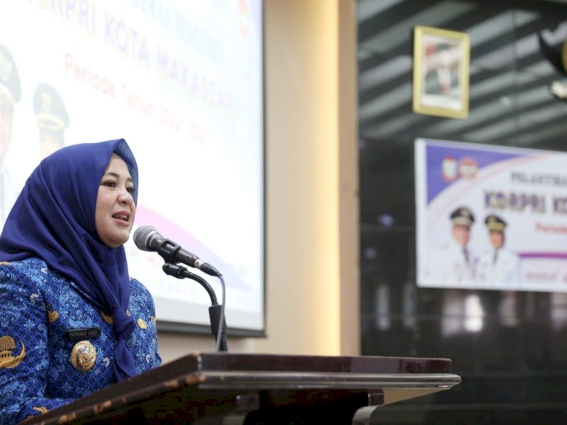 Fatmawati memberikan sambutan usai menyaksikan pelantikan Dewan Pengurus Korpri Kota Makassar masa bakti 2022-2027, di Ruang Sipakatau, Jumat (31/03/2023). @Jejakfakta/dok. Humas Pemkot Makassar