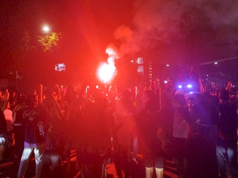 PSM Makassar Juara! Ribuan Suporter Tumpah Ruah ke Jalan Kota Rayakan Kemenangan