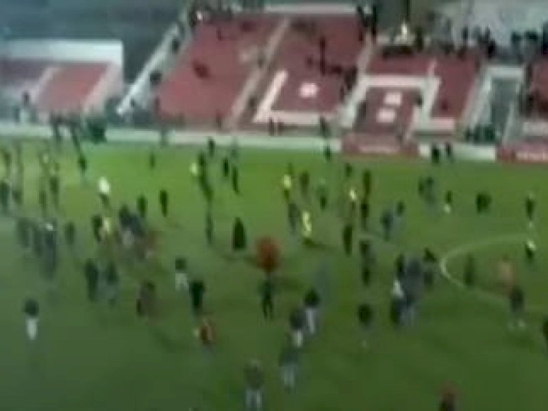 Aparat zionis Israel menyerang pemain dan suporter saat berlangsung pertandingan final Piala Abu Ammar di stadion internasional Faisal Al Husseini, Palestina, Kamis (30/3/2023) malam waktu setempat.