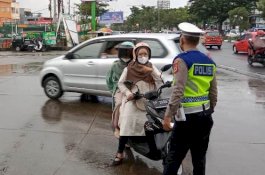 Pertigaan Jl. Dr. J. Leimena - Jl. Perintis Kemerdekaan Langganan Melawan Arus, Pengendara Hanya Takut Polisi