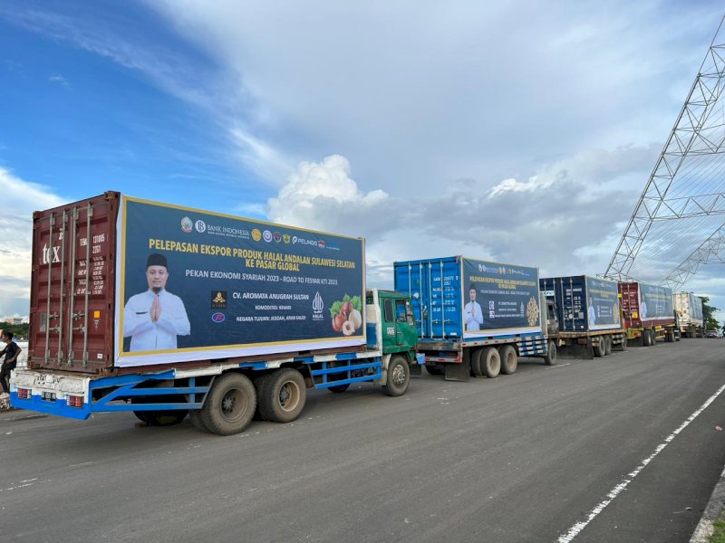Gubernur Sulawesi Selatan, Andi Sudirman Sulaiman melepas ekspor komoditas Andalan Sulsel ke 19 negara. @Jejakfakta/dok Humas Pemprov Sulsel