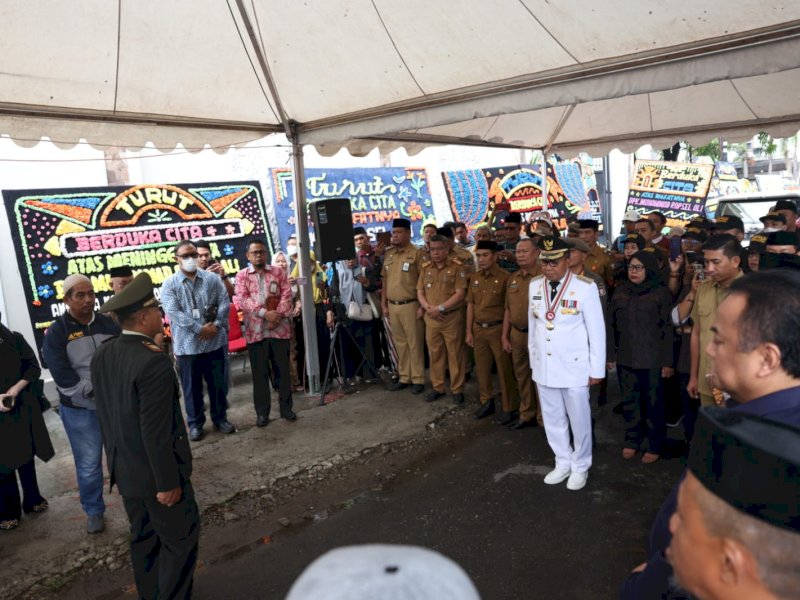 Prosesi Pelepasan Jenazah Almarhum Muhammad Rapsel Ali di kediaman Almarhum, Jl Bonto Mangepe, Makassar, Senin, (10/04/2023). @Jejakfakta/dok. humas Pemkot Makassar