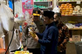 Jelang Lebaran, Gubernur Andi Sudirman Sidak Pasar Pastikan Harga dan Ketersedian Bahan Pokok Aman 