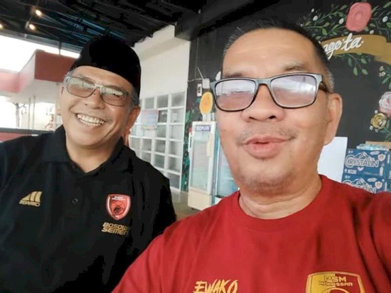 Bung Ropan bersua dengan sahabat karibnya, Dr Ilham Arief Sirajuddin (IAS), di Lago'ta Cafe Parepare, Ahad (16/04/2023). @Jejakfakta/dok. Ropan