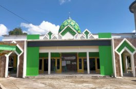 Warga Lekkong Enrekang Sholat Idul Fitri 21 April 2023 di Masjid Baiturrahman&nbsp;