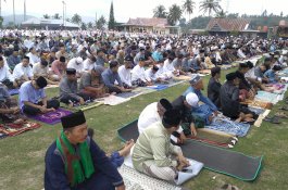 Ribuan Warga Alla Enrekang Rayakan Idul Fitri, Dahaling: Kembali Suci Secara Individu dan Sosial