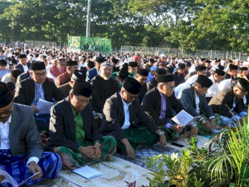 Ilustrasi. Pemerintah Kota Makassar pusatkan pelaksanakan sholad Ied di Lapangan Karebosi Makassar, Sabtu (22/04/2024). dok. Pemprov Sulsel