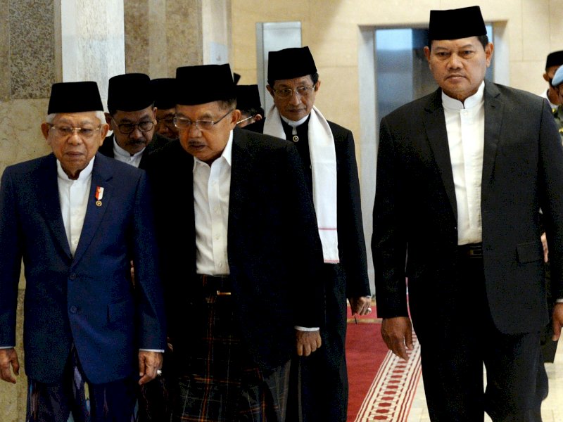 Jusuf Kalla bersama Wapres Ma'ruf Amin usai melaksanakan sholat Idul Fitri di Mesjid Istiqlal Jakarta, Sabtu (22/04/2023).&nbsp;@Jejakfakta/Rudi Gunawan