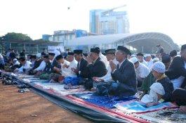 Danny Pomanto Salat Ied 1444 Hijriah di Lapangan Karebosi&nbsp;