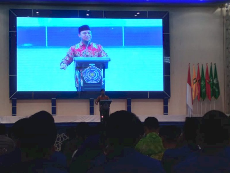Gubernur Sulawesi Selatan Andi Sudirman Sulaiman menyampaikan sambutan Syawalan PW Muhammadiyah Sulsel di Kampus Unismuh Makassar, Jumat (28/04/2024). @jejakfakta/Nurdin Amir