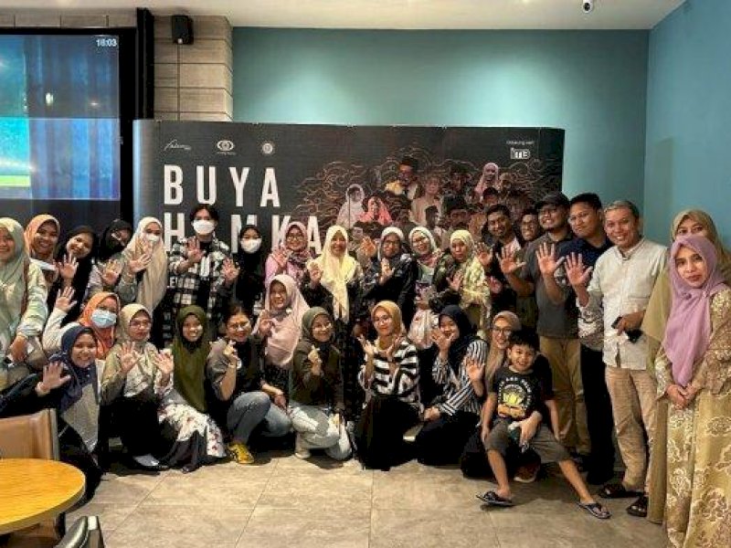 Pegiat TBC Sulsel nobar film Buya Hamka di Bioskop CGV Mall Panakkukang Makassar, Jumat (28/4/2023). @Jejakfakta/dok. ist.