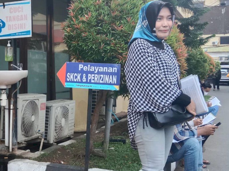 Puluhan Bacaleg Datangi Polrestabes Makassar, Mereka Urus SKCK. Foto : Samsir