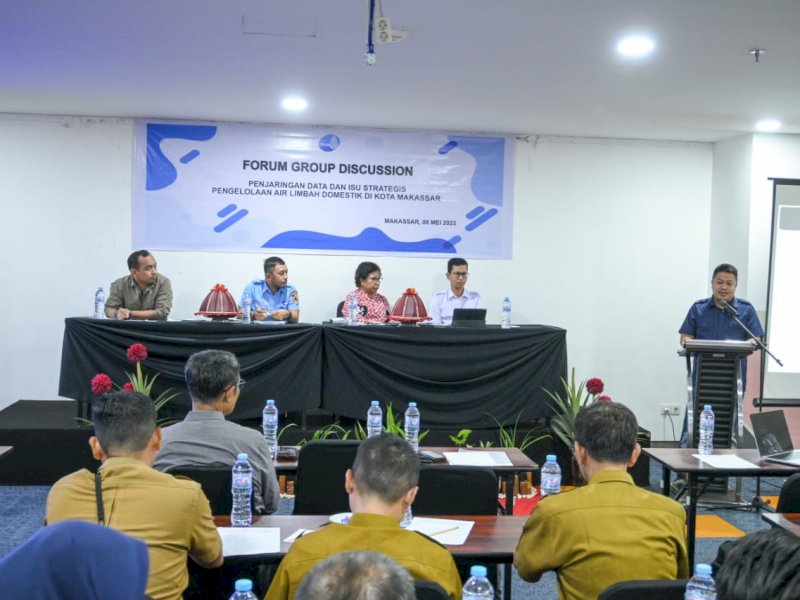Perumda Air Minum (PDAM) Kota Makassar mengadakan focus group discussion (FGD) di hotel Royal Bay, Makassar, Senin (8/5/2023). Kelompok diskusi terarah ini dalam rangka persiapan pengelolan instalasi pengolahan air limbah (IPAL) domestik Losari.